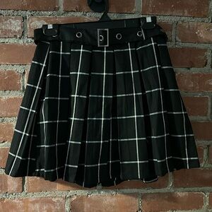 Hot Topic Plaid Pleated Skirt